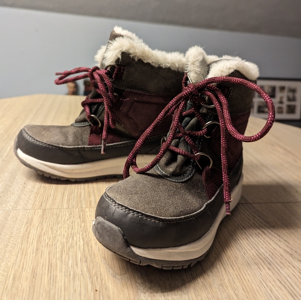 Cat and Jack winter Boots